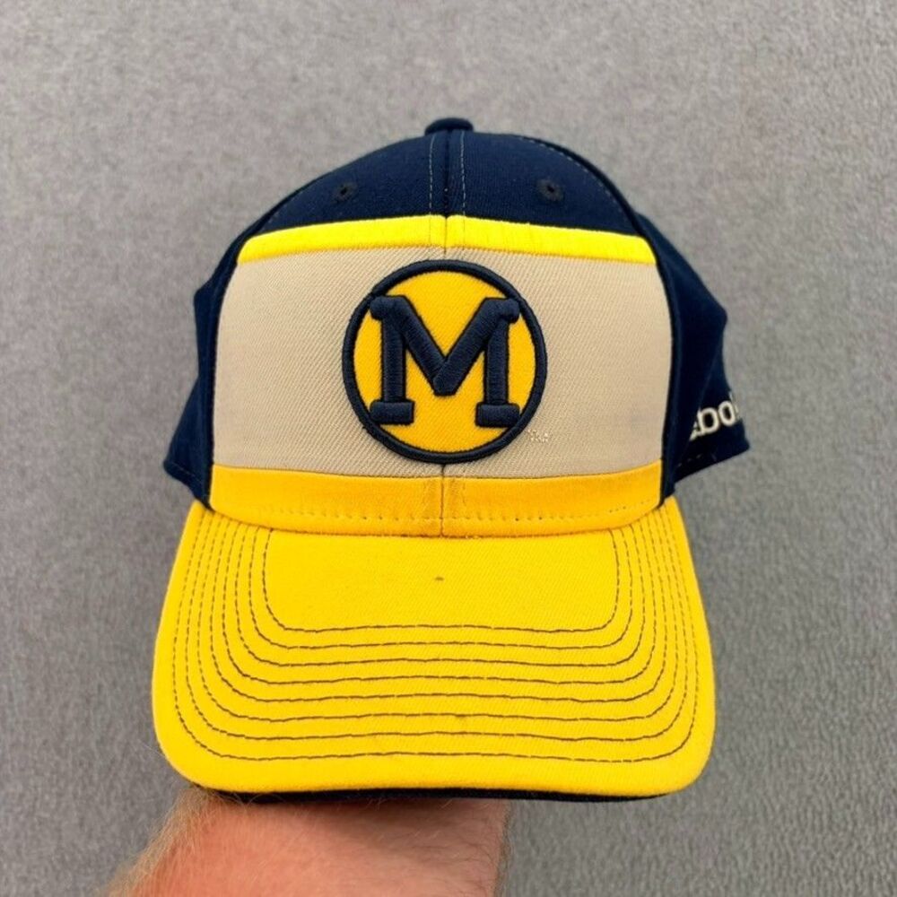 Reebok Michigan Wolverines Hockey City Classic Soldier Field Hat S/M NCAA